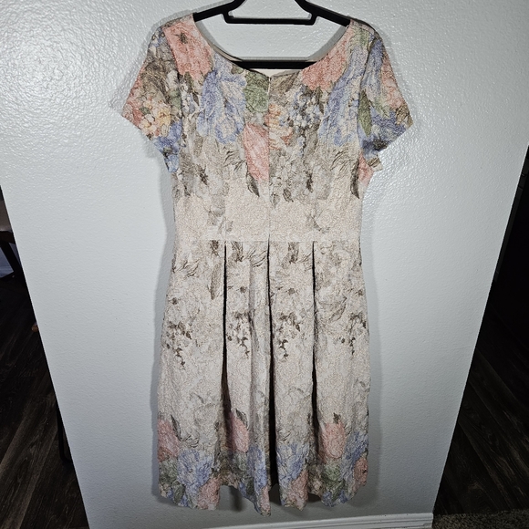 Adrianna Papell Melinda Floral Matelasse Midi Dress Size 14 - Picture 7 of 14